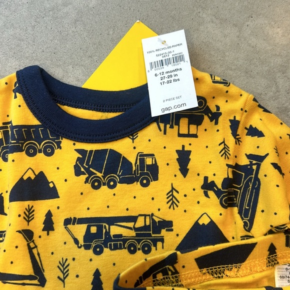 NWT Baby Gap PJ Set 6-12 Months - Picture 2 of 4